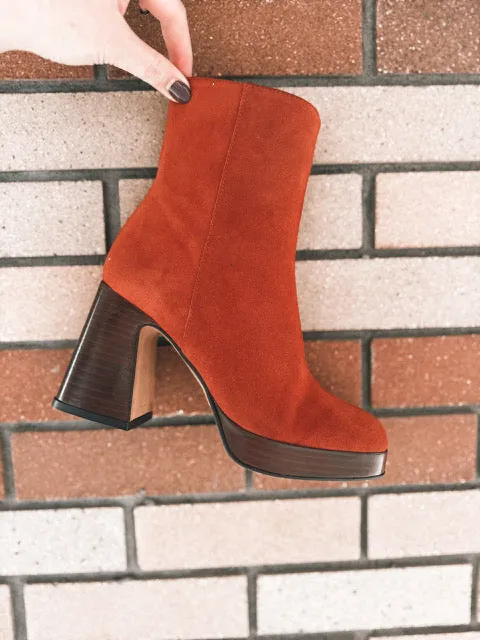 24604 Silmia Sienna Platform Boot