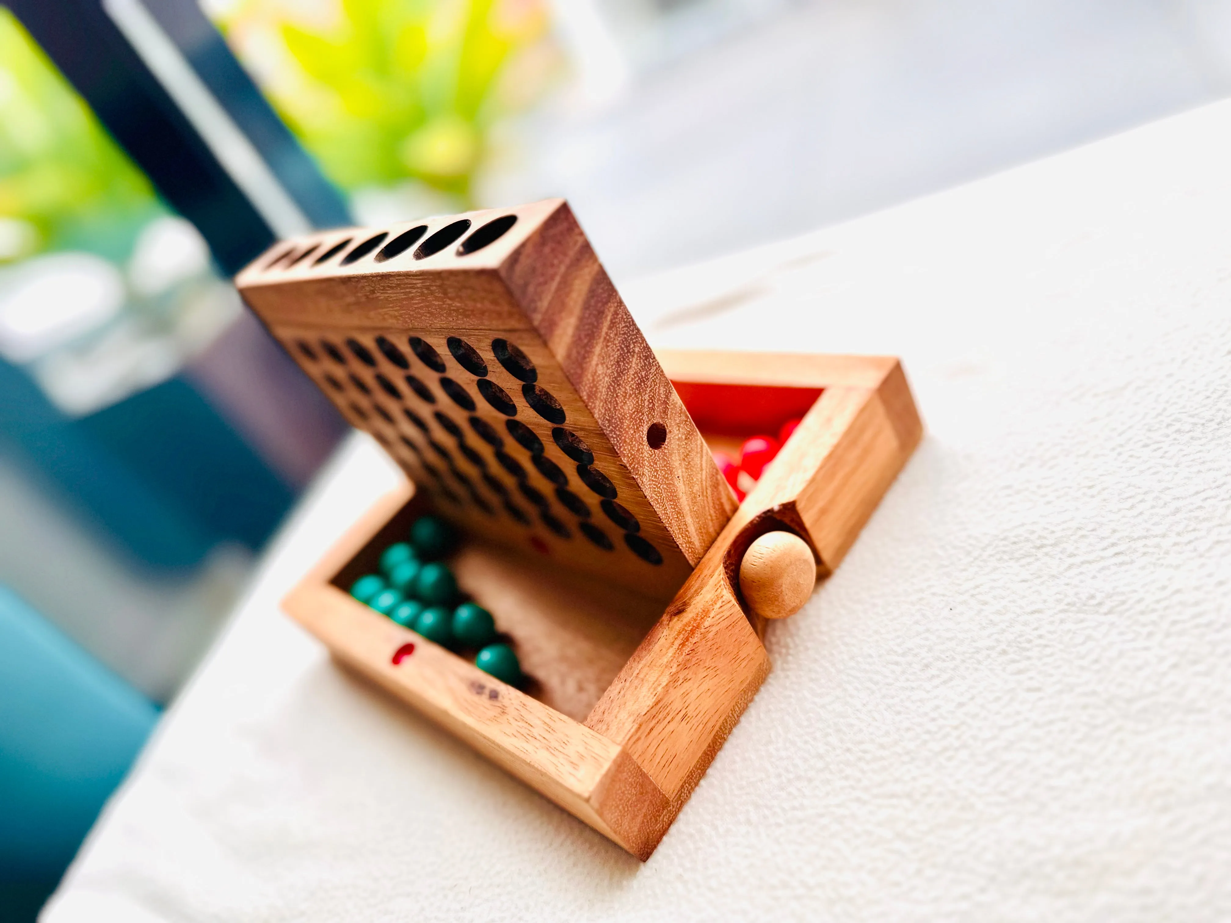 4 IN A ROW GAME Connect four board game with marbles-ready for travel.