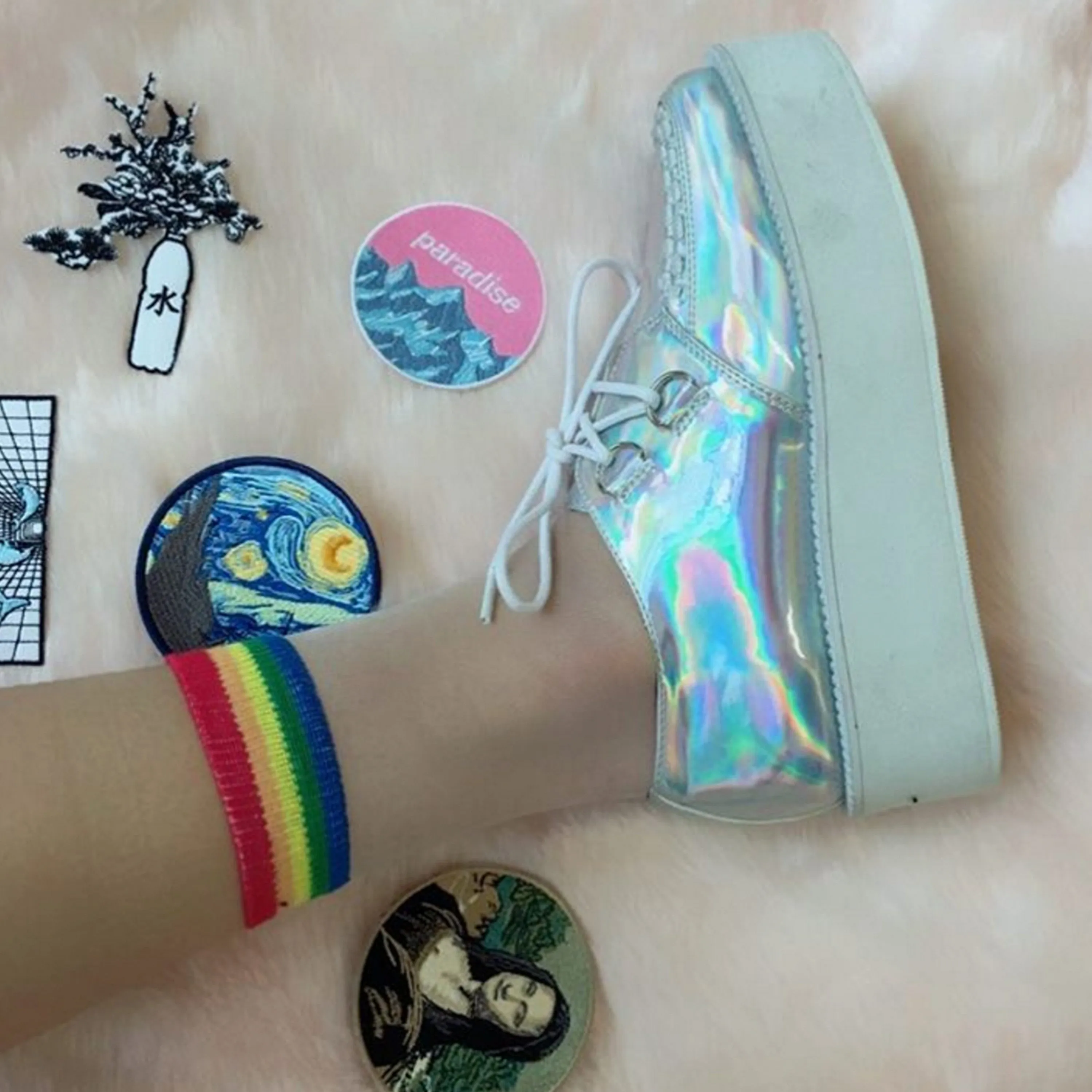 AESTHETICS-TUMBLR HOLO SILVER CREEPERS