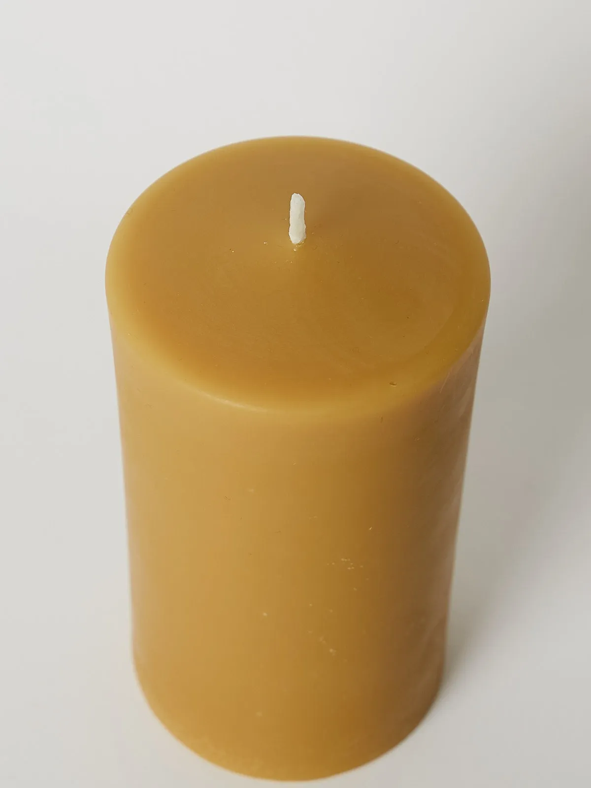 Beeswax Candle Colour Honey Medium