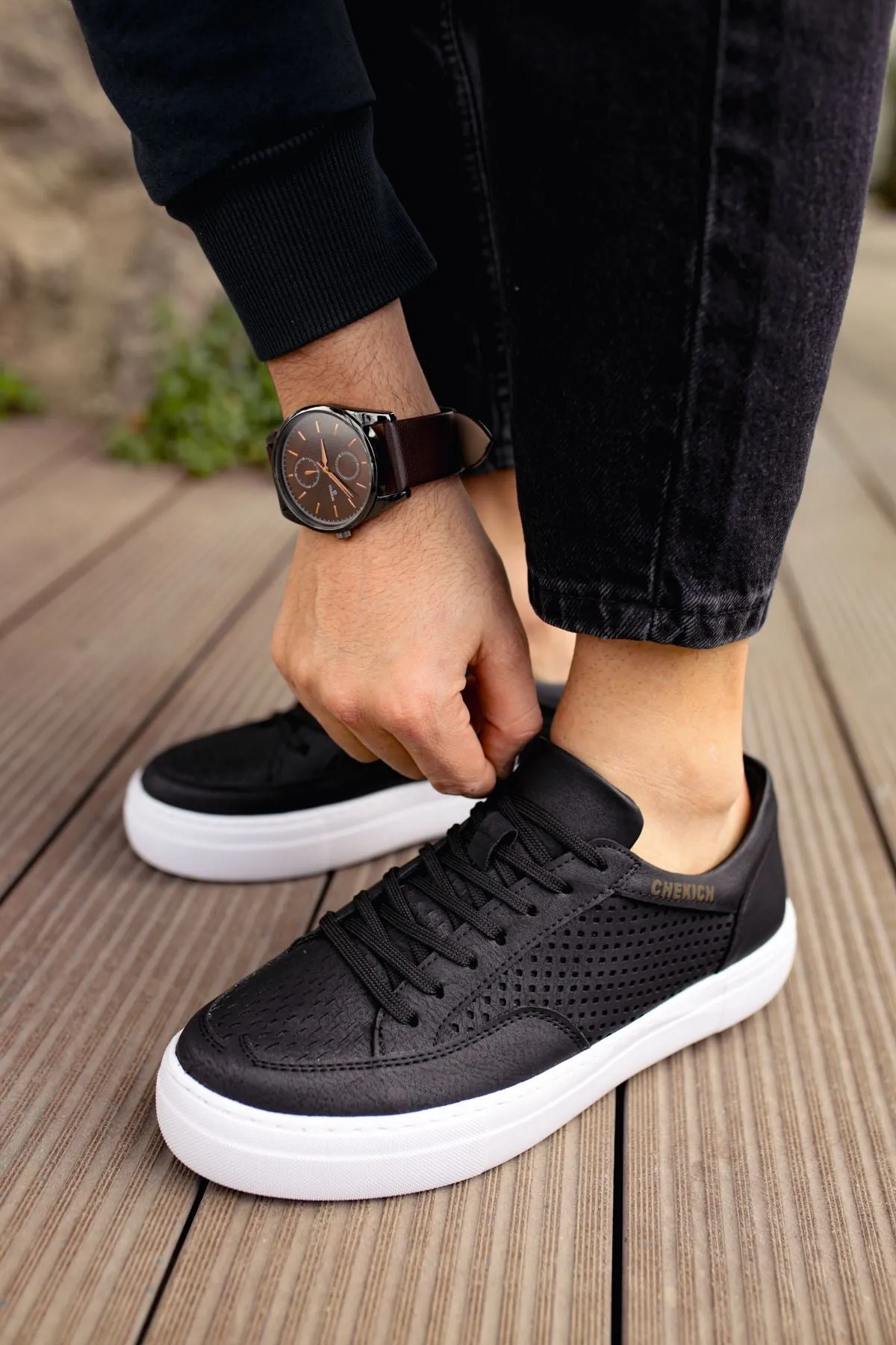 Black Sneaker CH015