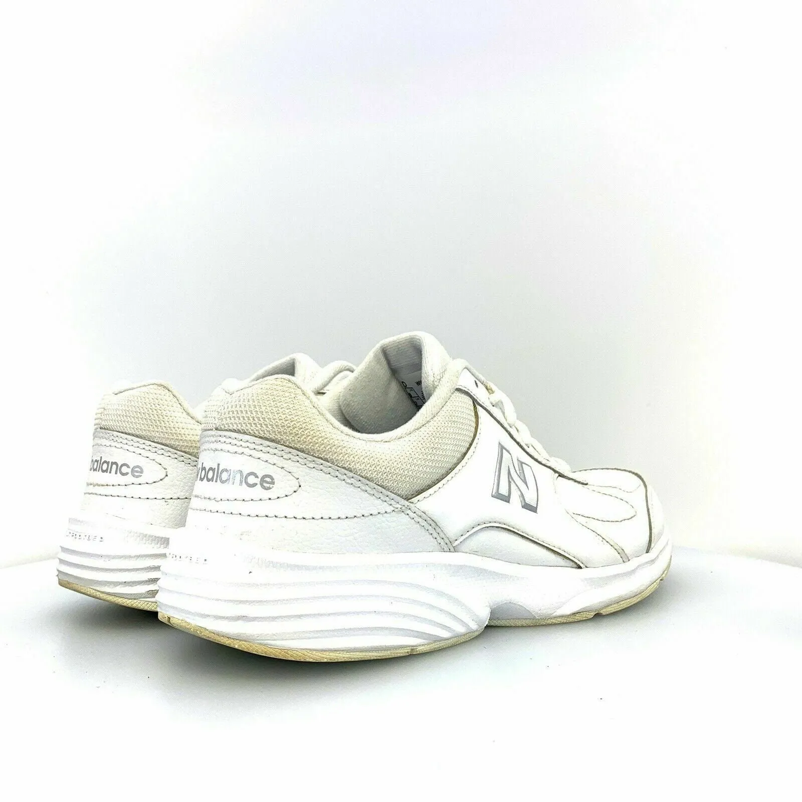 Comfortable New Balance Womens Size 9D White Athletic Shoes - Versatile Sneakers