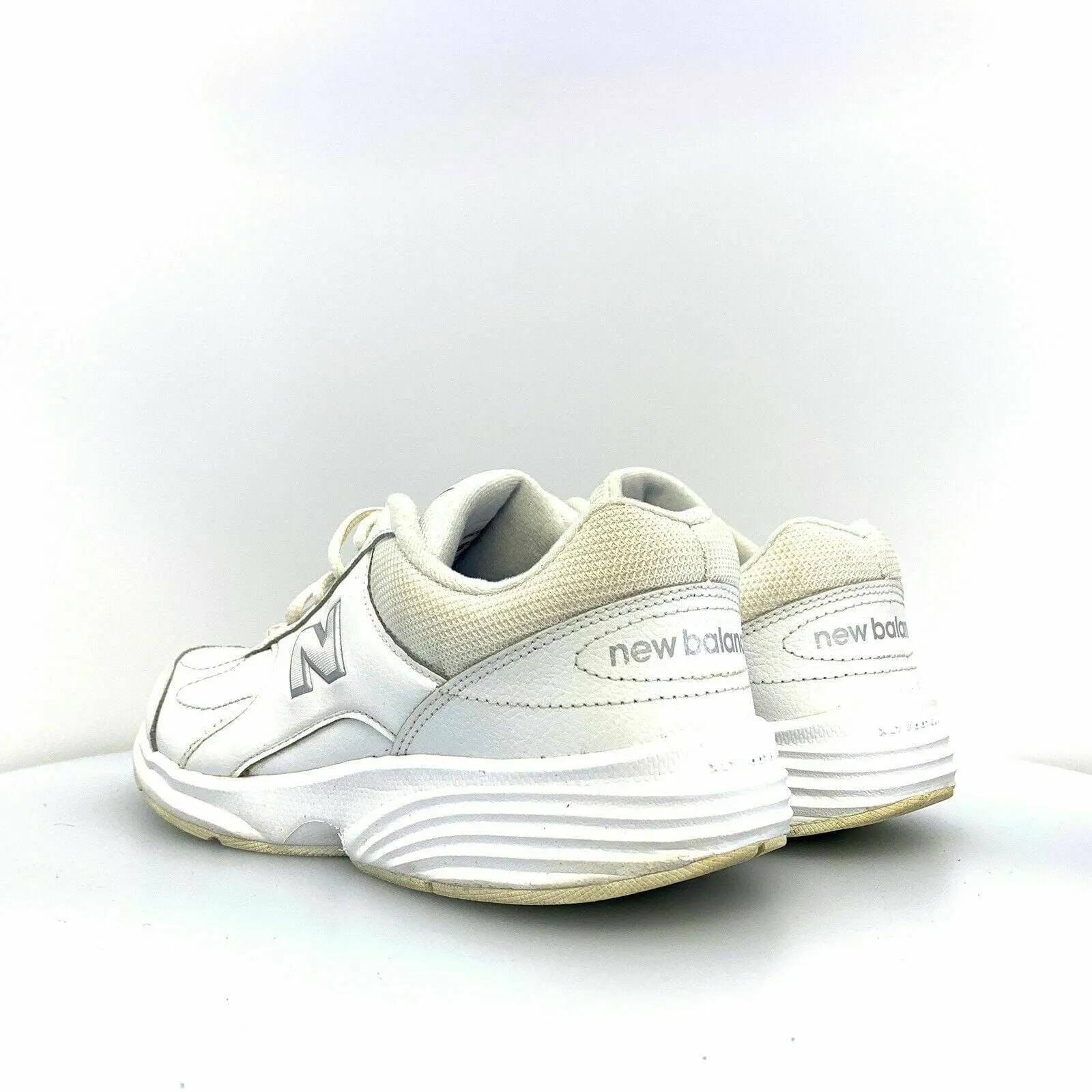 Comfortable New Balance Womens Size 9D White Athletic Shoes - Versatile Sneakers