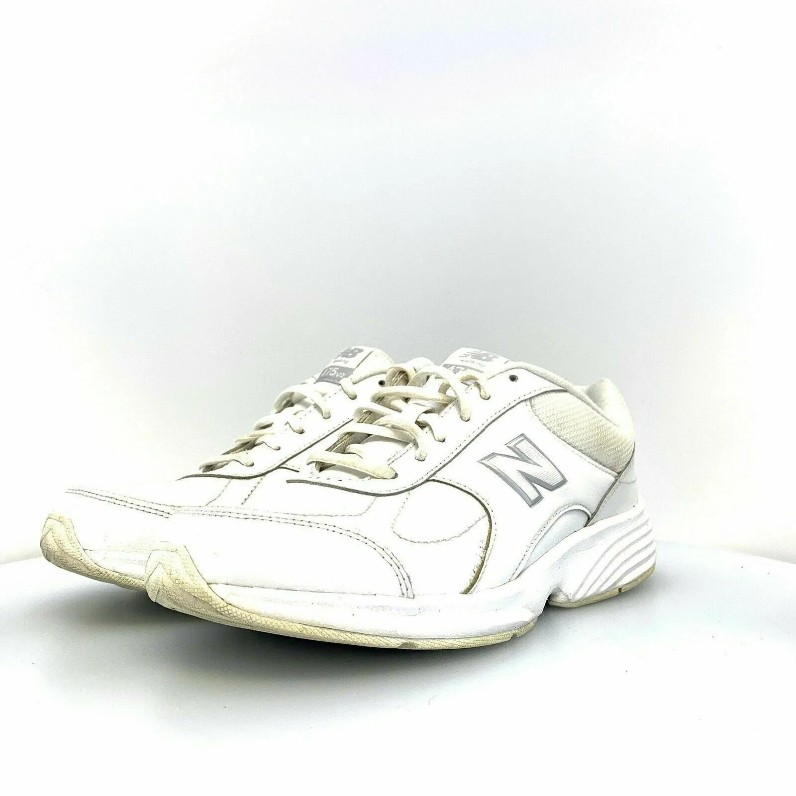 Comfortable New Balance Womens Size 9D White Athletic Shoes - Versatile Sneakers