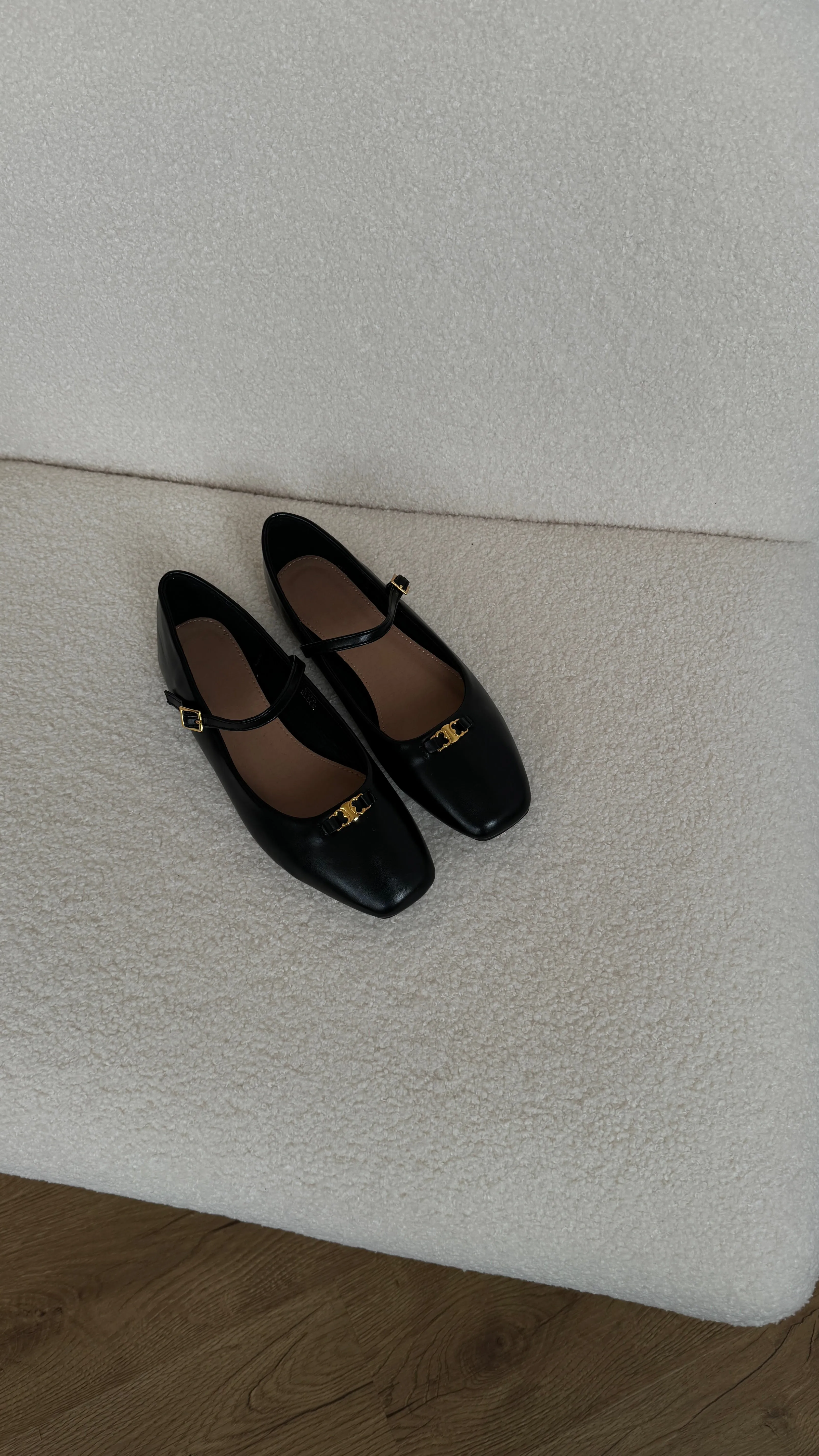 mari mary jane flats in black