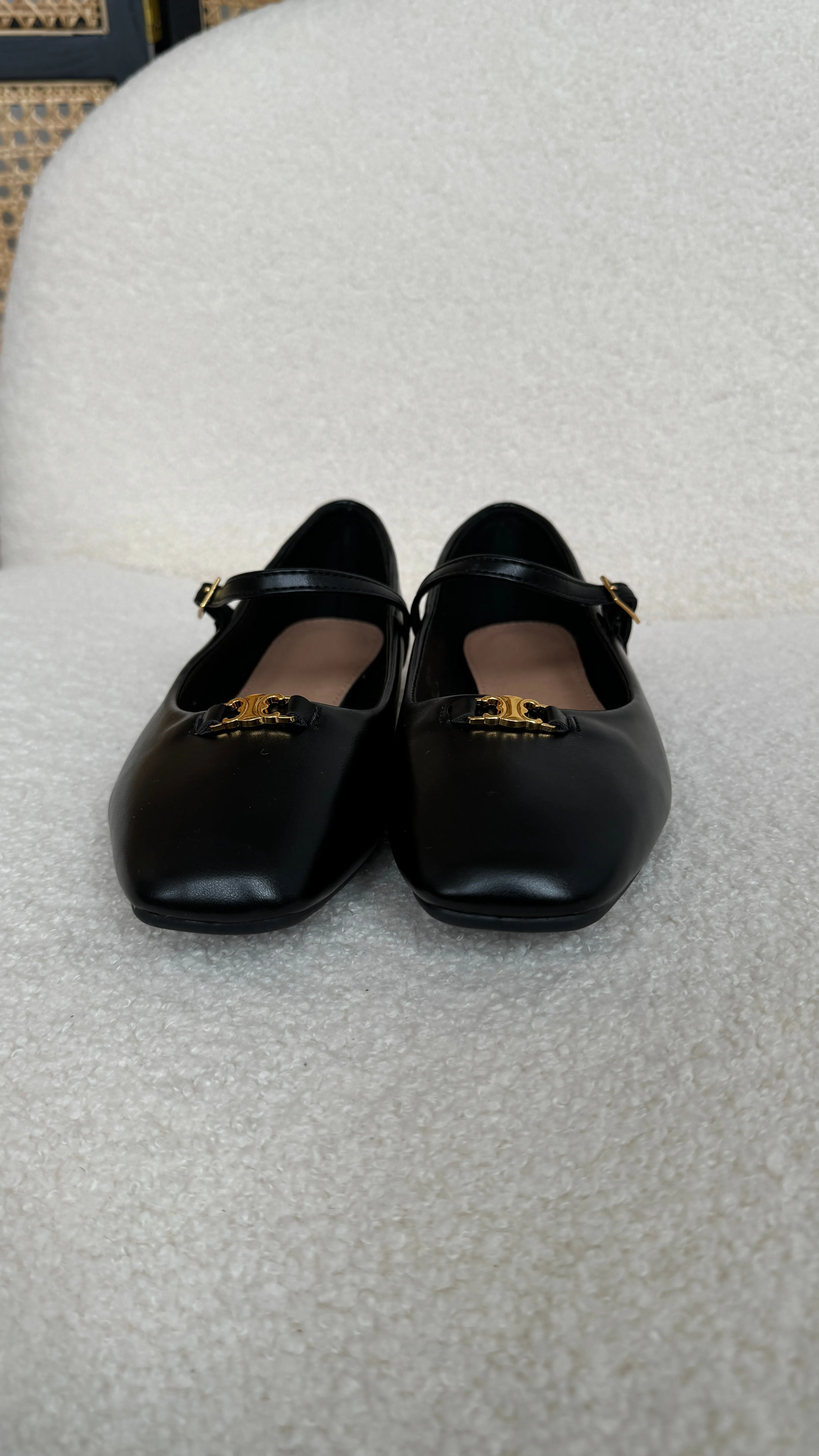 mari mary jane flats in black